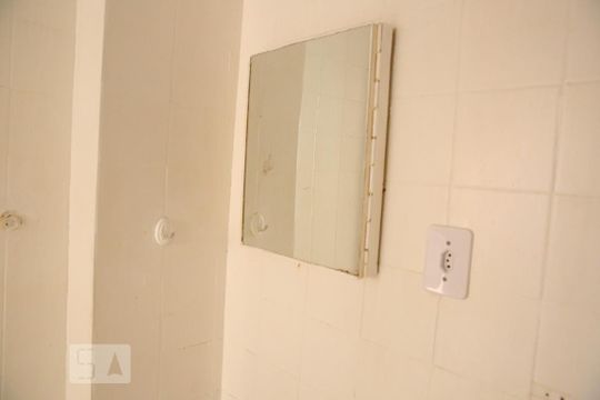 Banheiro/Lavanderia de kitnet/studio à venda com 1 quarto, 34m² em Sé, São Paulo
