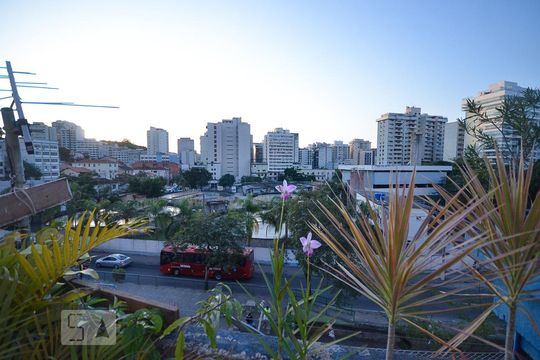 Vista de casa à venda com 3 quartos, 50m² em Icaraí, Niterói