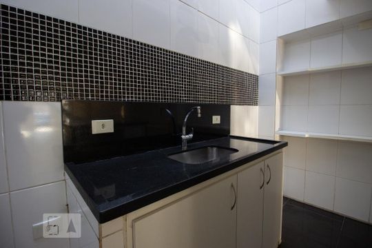 Cozinha de casa de condomínio à venda com 2 quartos, 140m² em Vila Lageado, São Paulo