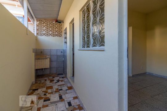 Varanda de casa para alugar com 1 quarto, 50m² em Jardim Sulacap, Rio de Janeiro