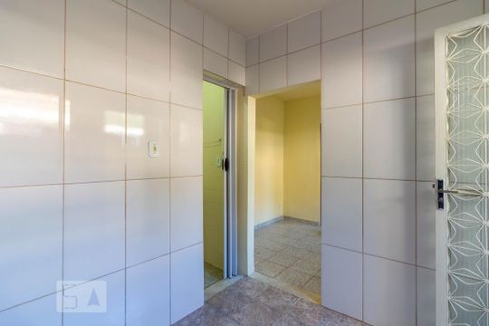 Cozinha de casa para alugar com 1 quarto, 50m² em Jardim Sulacap, Rio de Janeiro