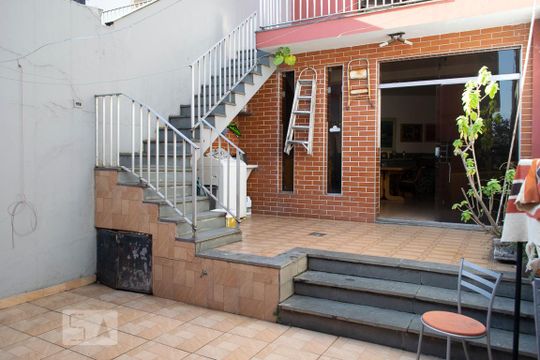 QUINTAL FUNDOS de casa à venda com 3 quartos, 250m² em Parque Sao Domingos, São Paulo