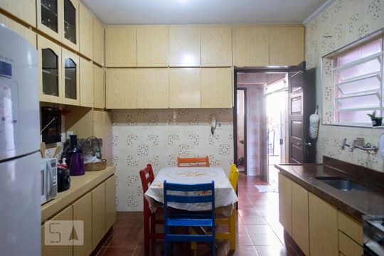 COZINHA de casa à venda com 3 quartos, 250m² em Parque Sao Domingos, São Paulo