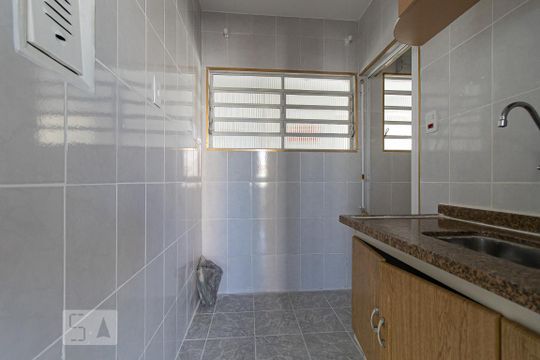 Cozinha de apartamento à venda com 2 quartos, 44m² em Vila Buarque, São Paulo