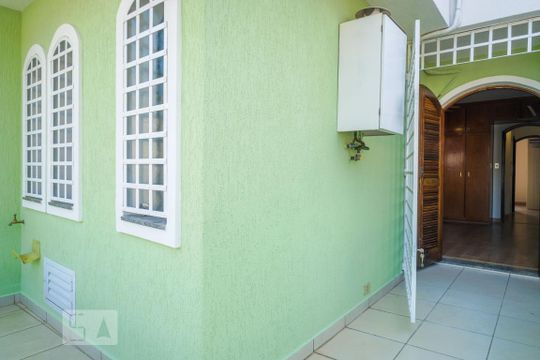 Varanda da suíte de casa para alugar com 2 quartos, 110m² em Vila Ester (zona Norte), São Paulo