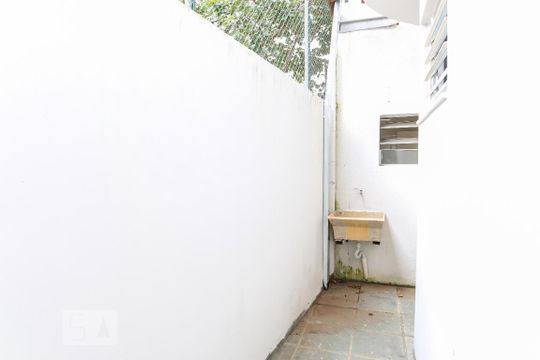 Lavanderia de casa para alugar com 2 quartos, 190m² em Jardim Fátima, São José dos Campos