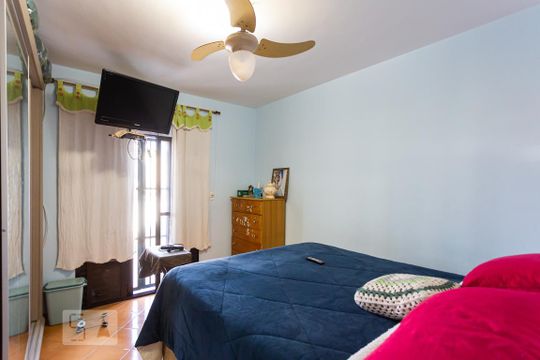 Quarto de casa à venda com 3 quartos, 162m² em Santo Antônio, Osasco