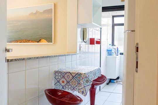 Cozinha de apartamento à venda com 2 quartos, 64m² em Sumaré, São Paulo