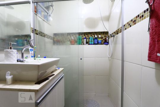 Banheiro de apartamento à venda com 2 quartos, 65m² em Pechincha, Rio de Janeiro