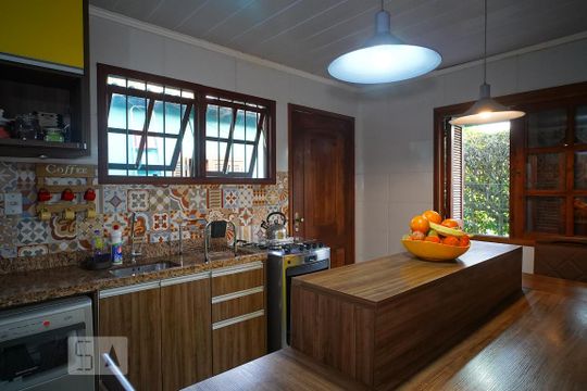 Cozinha de casa à venda com 4 quartos, 120m² em Humaitá, Porto Alegre