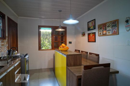 Cozinha de casa à venda com 4 quartos, 120m² em Humaitá, Porto Alegre