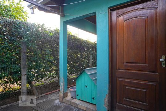Fundos da casa de casa à venda com 4 quartos, 120m² em Humaitá, Porto Alegre