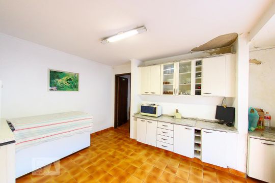 Cozinha de casa para alugar com 6 quartos, 248m² em Tremembé, São Paulo