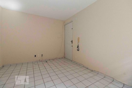 Sala de apartamento para alugar com 2 quartos, 40m² em Vila Nova Curuçá, São Paulo