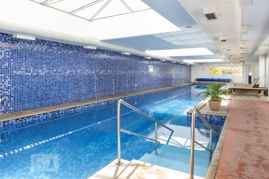 Área comum - Piscina Interna de apartamento para alugar com 1 quarto, 70m² em Barra Funda, São Paulo