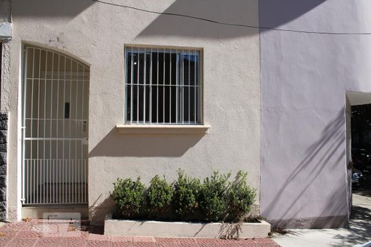 Fachada de casa para alugar com 2 quartos, 86m² em Vila Romana, São Paulo