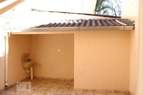 Área de serviço de casa para alugar com 2 quartos, 86m² em Vila Romana, São Paulo