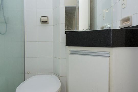 Banheiro de apartamento para alugar com 2 quartos, 49m² em Água Branca, São Paulo