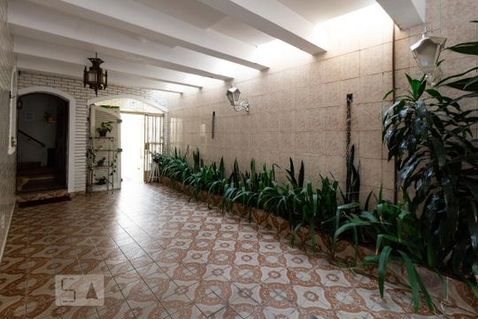 Garagem de casa para alugar com 8 quartos, 550m² em Jardim Vera Cruz, São Paulo