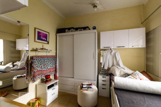 Suíte de casa para alugar com 8 quartos, 550m² em Jardim Vera Cruz, São Paulo