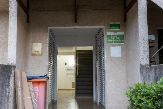 Fachada do bloco de apartamento para alugar com 2 quartos, 50m² em Campo Grande, Rio de Janeiro