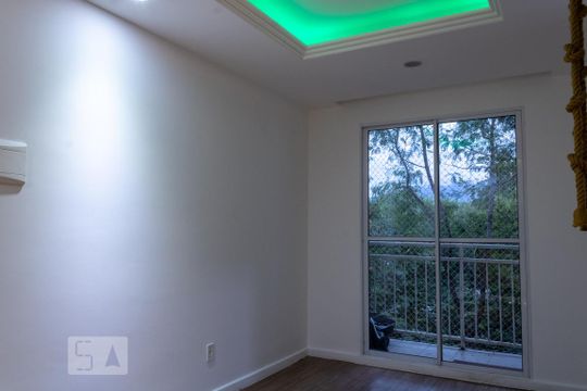 Sala de apartamento para alugar com 2 quartos, 50m² em Campo Grande, Rio de Janeiro