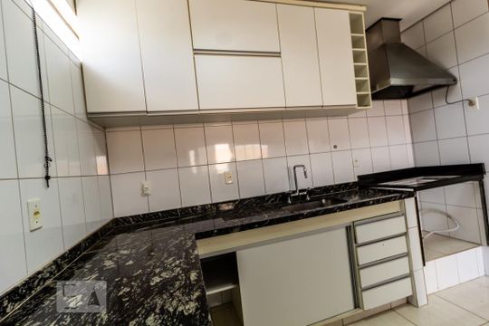 Cozinha de apartamento para alugar com 4 quartos, 120m² em Ceilândia Norte (ceilândia), Brasília