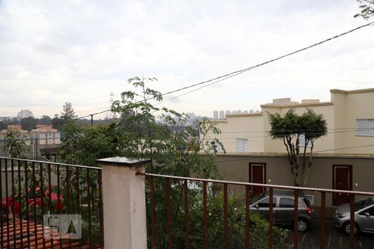 Sacada de casa à venda com 3 quartos, 160m² em Jardim Morro Verde, São Paulo