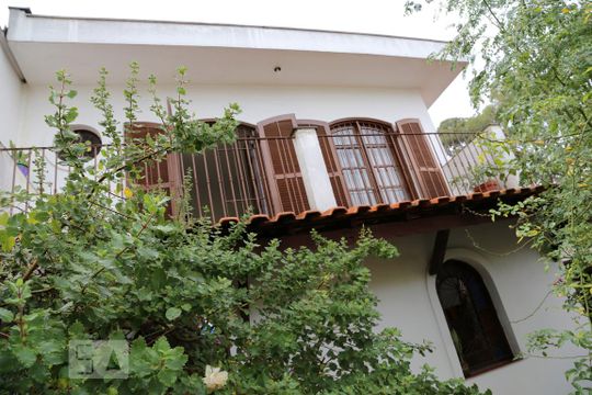 Fachada de casa à venda com 3 quartos, 160m² em Jardim Morro Verde, São Paulo