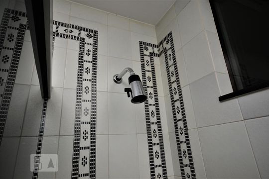 Chuveiro de apartamento à venda com 3 quartos, 277m² em Laranjeiras, Rio de Janeiro