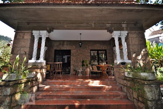 Varanda  de casa para alugar com 4 quartos, 450m² em Cosme Velho, Rio de Janeiro