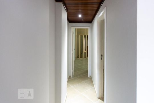Corredor de apartamento à venda com 3 quartos, 100m² em Grajau, Rio de Janeiro