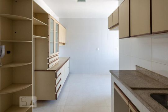 Cozinha de apartamento à venda com 3 quartos, 100m² em Grajau, Rio de Janeiro