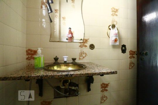 Banheiro de casa de condomínio à venda com 4 quartos, 760m² em Taquara, Rio de Janeiro