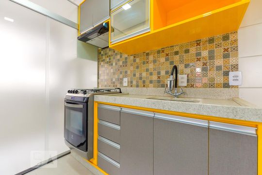 Cozinha de apartamento à venda com 2 quartos, 49m² em Jardim do Lago Continuação, Campinas