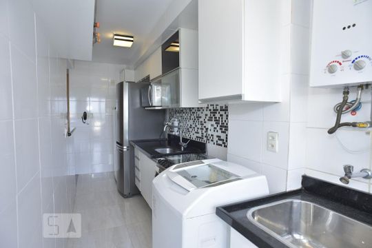 Cozinha de apartamento para alugar com 2 quartos, 60m² em Jacarepaguá, Rio de Janeiro