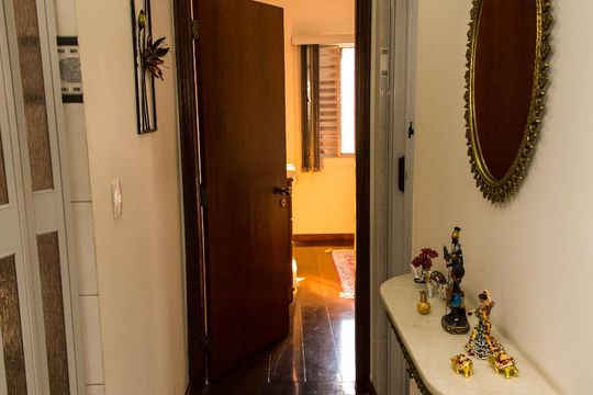 Corredor de casa à venda com 5 quartos, 160m² em Vila Medeiros, São Paulo