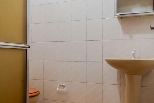 Banheiro da Garagem de casa para alugar com 5 quartos, 329m² em Harmonia, Canoas