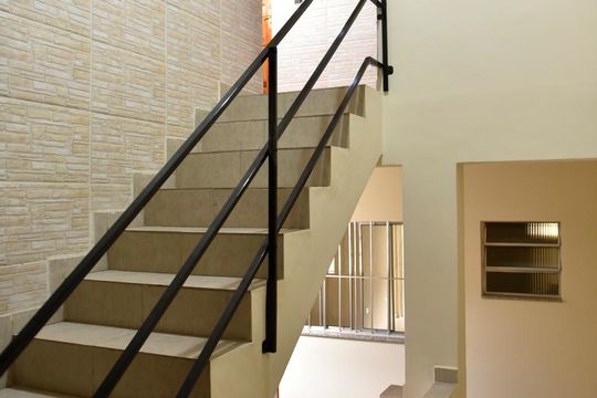 Escadaria de kitnet/studio para alugar com 1 quarto, 50m² em Vila Invernada, São Paulo