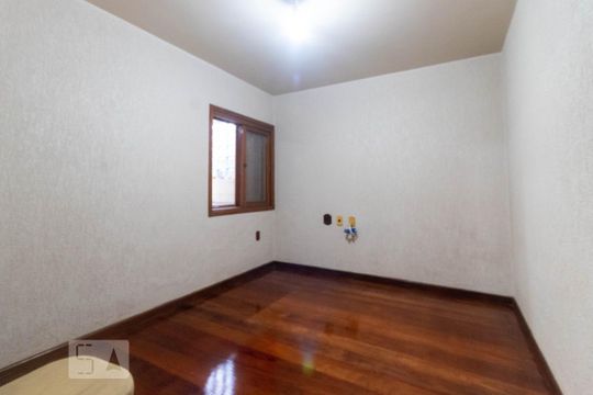 Quarto 2 de casa à venda com 4 quartos, 270m² em Cavalhada, Porto Alegre