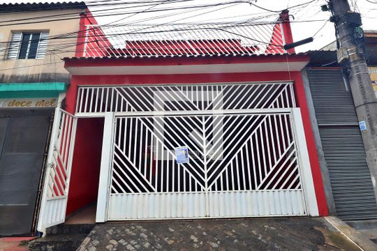 Fachada de casa à venda com 3 quartos, 300m² em Vila Palmares, Santo André