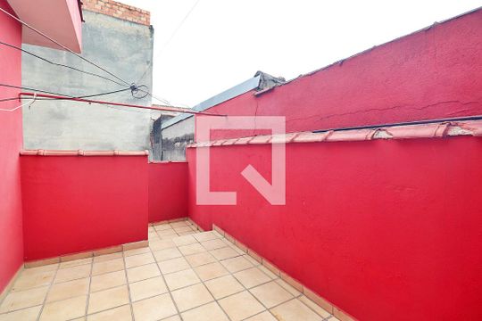 Quintal de casa à venda com 3 quartos, 300m² em Vila Palmares, Santo André