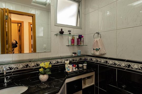 Banheiro Social de apartamento à venda com 3 quartos, 68m² em Vila Matilde, São Paulo