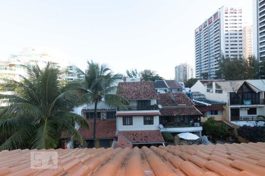 Vista de casa à venda com 4 quartos, 258m² em Barra da Tijuca, Rio de Janeiro
