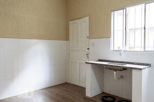 Cozinha de casa para alugar com 1 quarto, 70m² em Vila Bandeirantes, São Paulo