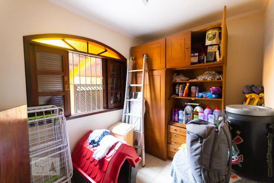 Quarto de Serviço de casa à venda com 3 quartos, 230m² em Dos Casa, São Bernardo do Campo