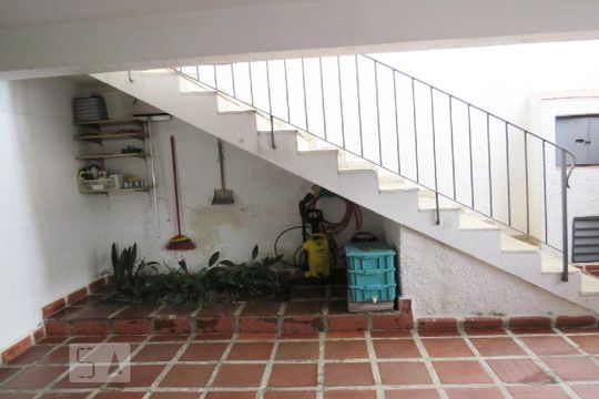 Garagem de casa para alugar com 4 quartos, 142m² em Vila Nova Mazzei, São Paulo