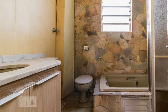 Banheiro de apartamento à venda com 3 quartos, 101m² em Centro Histórico, Porto Alegre