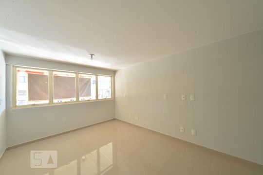 Apartamento para alugar com 1 quarto, 28m² em Asa Norte, Brasília
