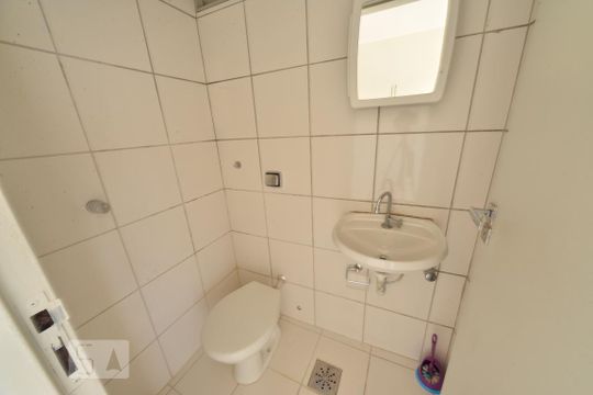 Banheiro de apartamento para alugar com 1 quarto, 22m² em Asa Norte, Brasília
